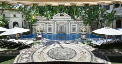 ad dawḩah versace mansion